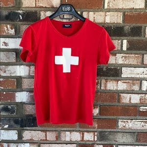 WOMENS Switzerland red shirt Size Medium🇨🇭❤️🤍👚👕💔❤️‍🔥❤️‍🩹❣️